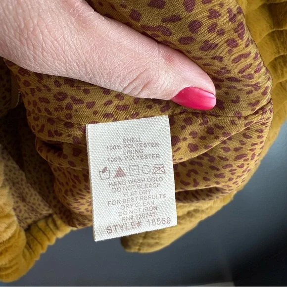 Mystree Women Mustard Faux Fur Full Zip Jacket Size Medium - Picture 5 of 5